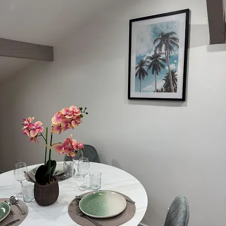 Longchamps 1 - Magnifique Appartement, 1 Sous Les Toits, Clim *